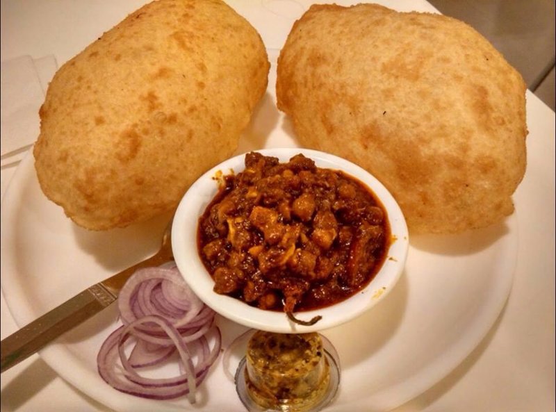 Chola Bhatura